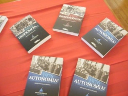 Lan&ccedil;amento livro - 75 anos Autonomia (21)